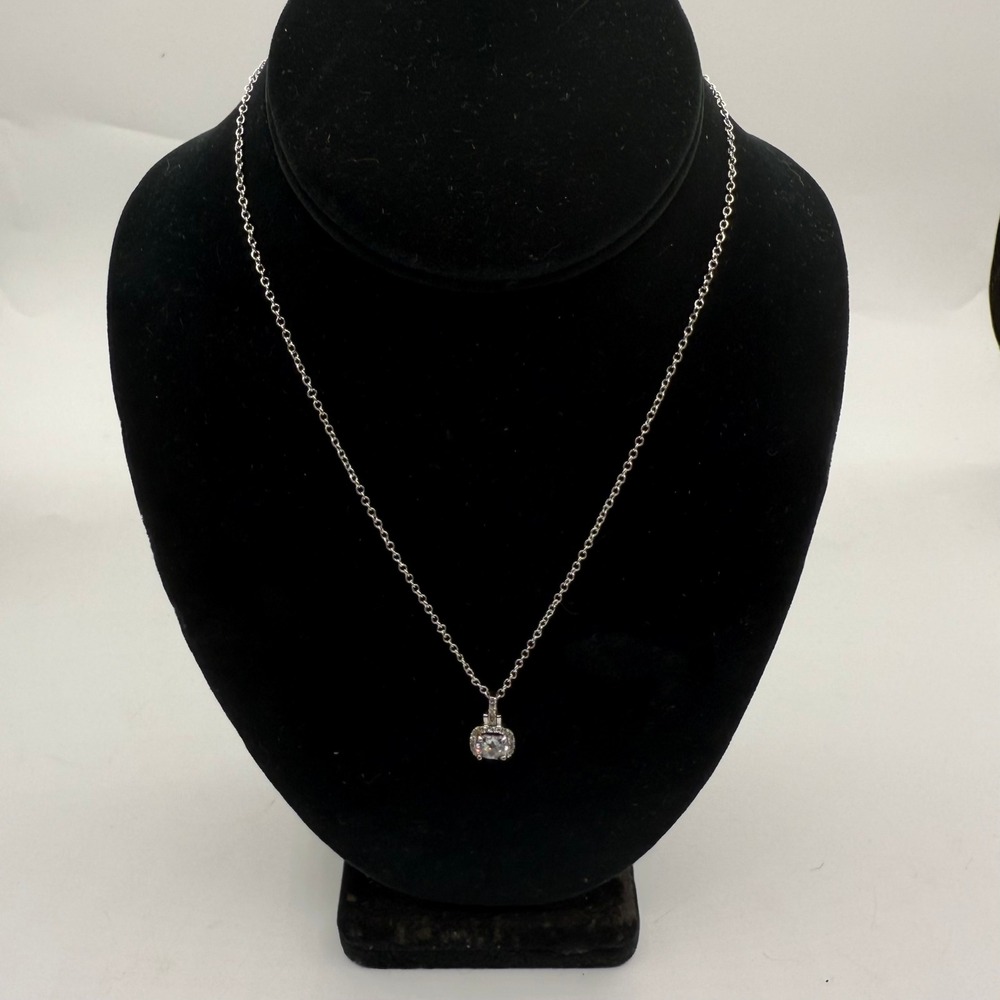 Sparkling‎ Cubic Zirconia Pendant Necklace Silver Toned Chain - Picture 2 of 10